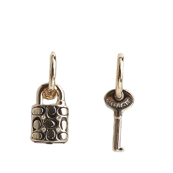 NEW Coach Quilted Padlock & Key Mismatched Earring Set - Picture 3 of 8